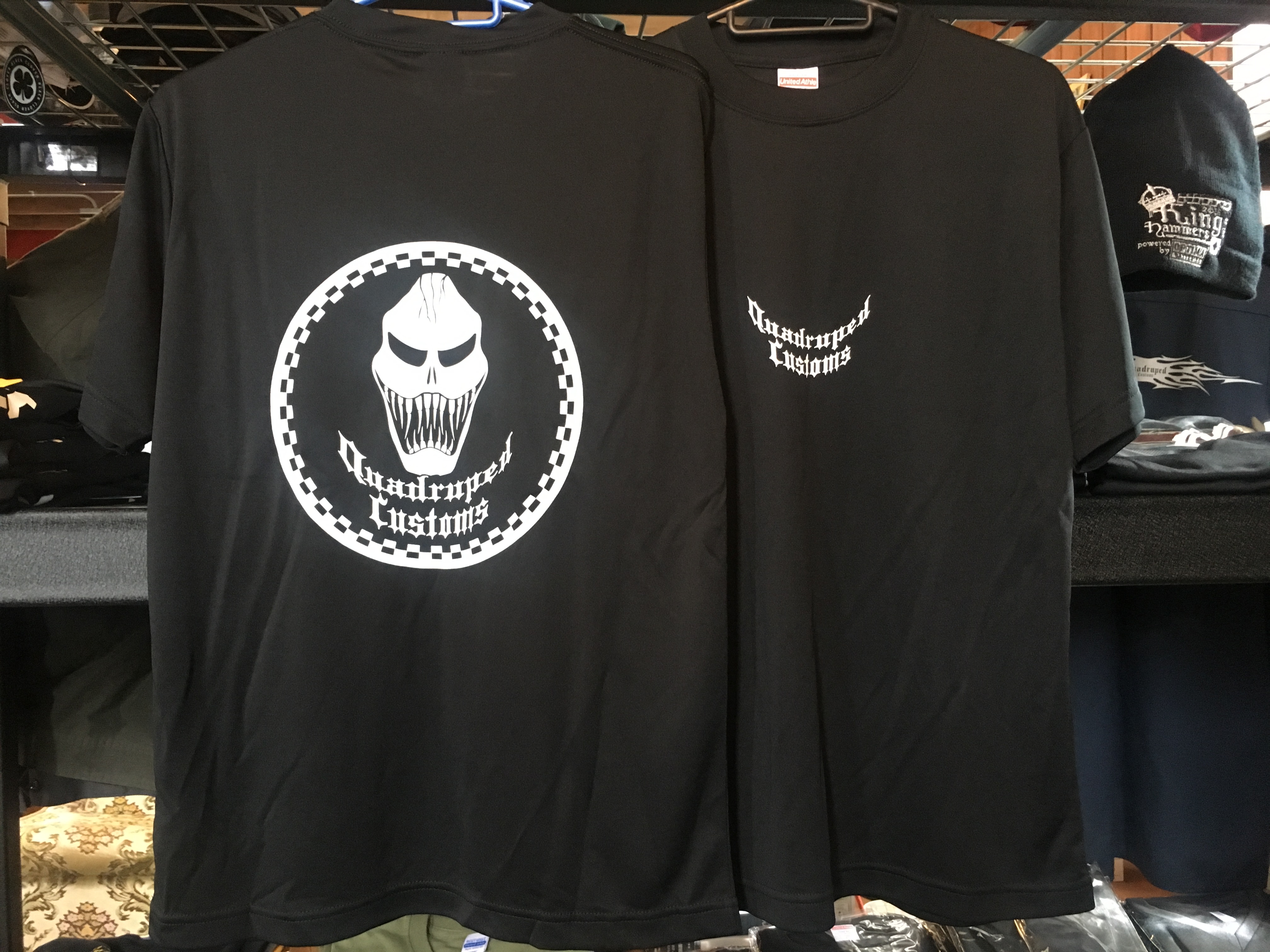 5th Quadruped Skull Back design  Tシャツ